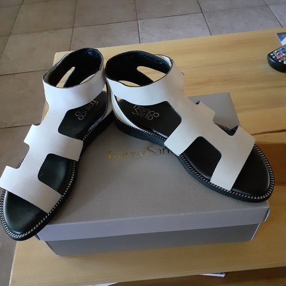 Sandals - Picture 2 of 2